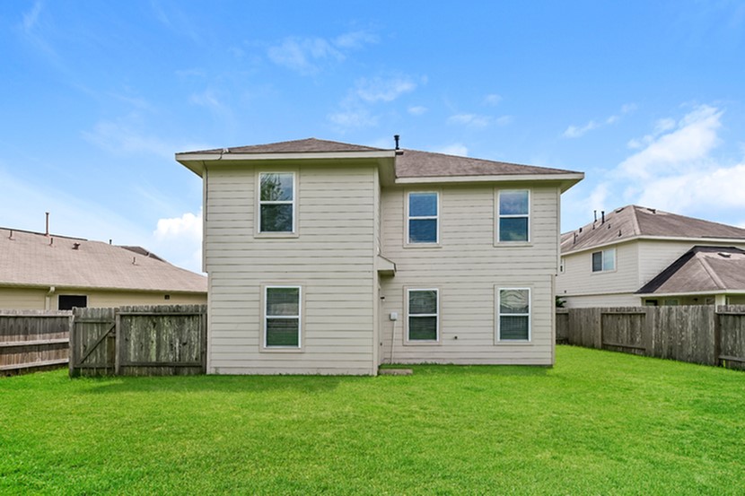 915 Dancing Sun Court Baytown, TX 77521 - Photo 3 of 12