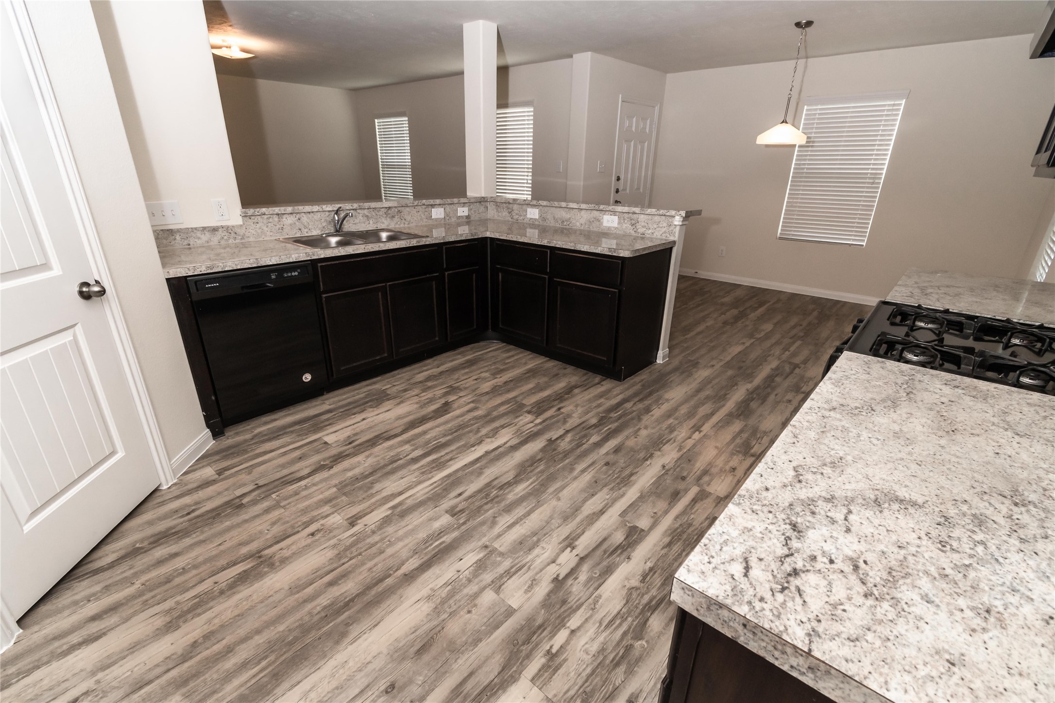 915 Dancing Sun Court Baytown, TX 77521 - Photo 8 of 12