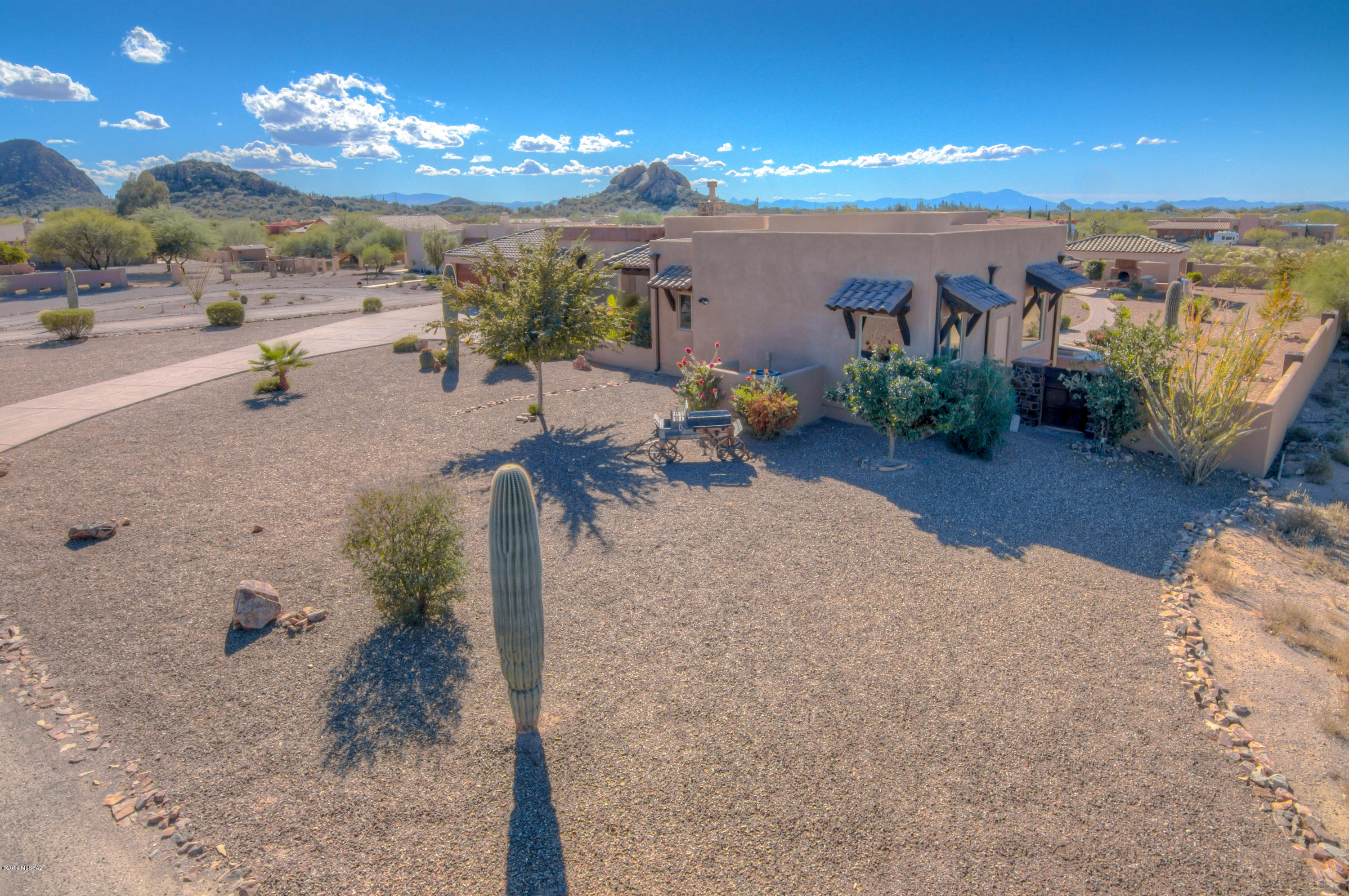 4996 Cat Mountain Road Tucson, AZ 85757 - Photo 3 of 32