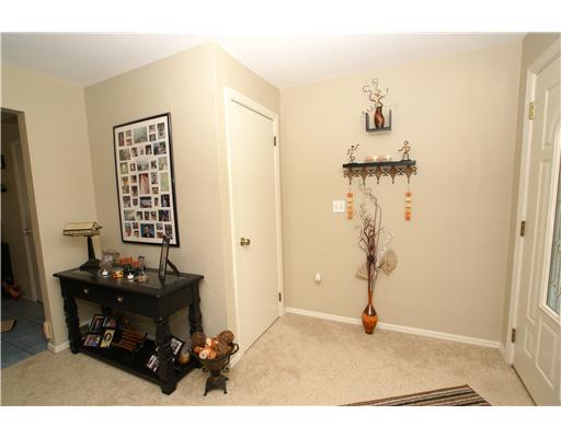 1111 Southvale Road Pittsburgh, PA 15237 - Photo 15 of 17 Entry/Foyer.