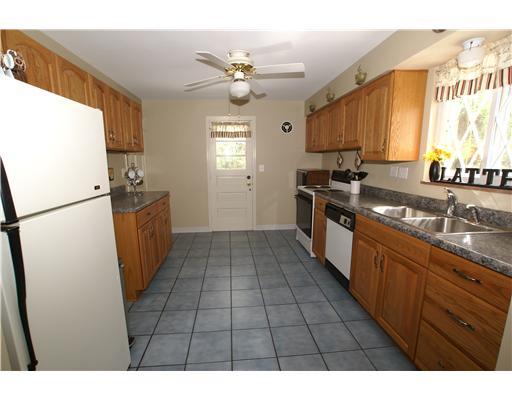 1111 Southvale Road Pittsburgh, PA 15237 - Photo 8 of 17 Kitchen.
