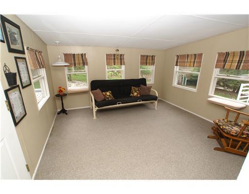 1111 Southvale Road Pittsburgh, PA 15237 - Photo 10 of 17 Sunroom.