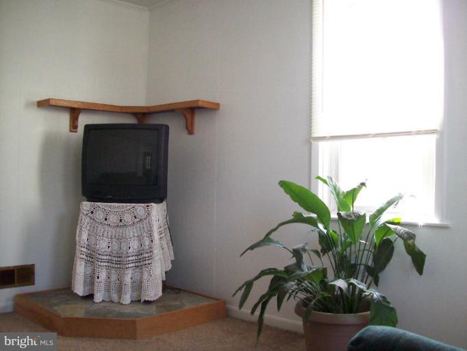 8409 Jacobs Road Severn, MD 21144 - Photo 12 of 14 Living Room