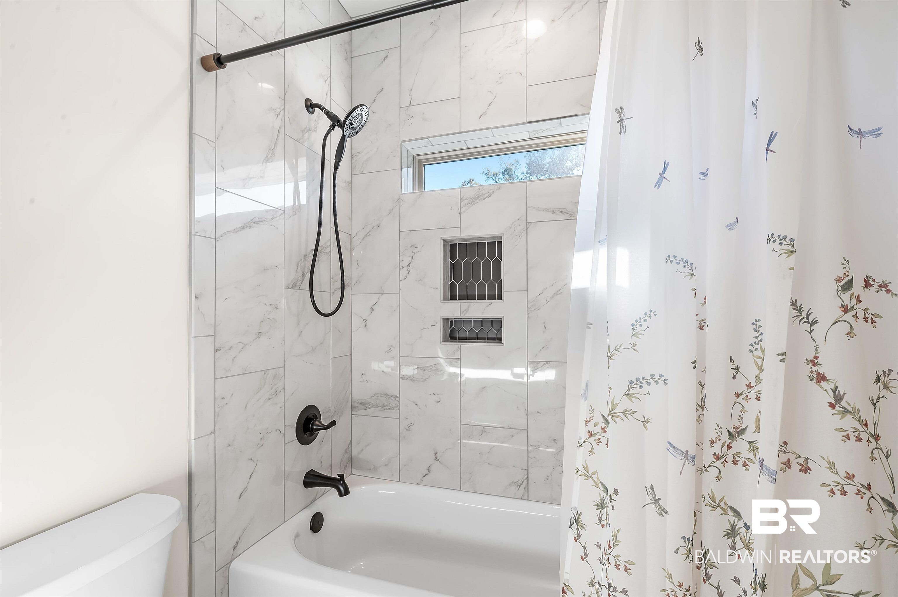 9144 Harvest Ridge Fairhope, AL 36532 - Photo 47 of 58 Bathroom with toilet and shower / bath combo