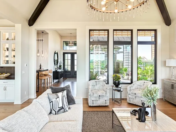 $1,470,000 | 5807 North Lucerne Avenue, Kansas City, MO 64151