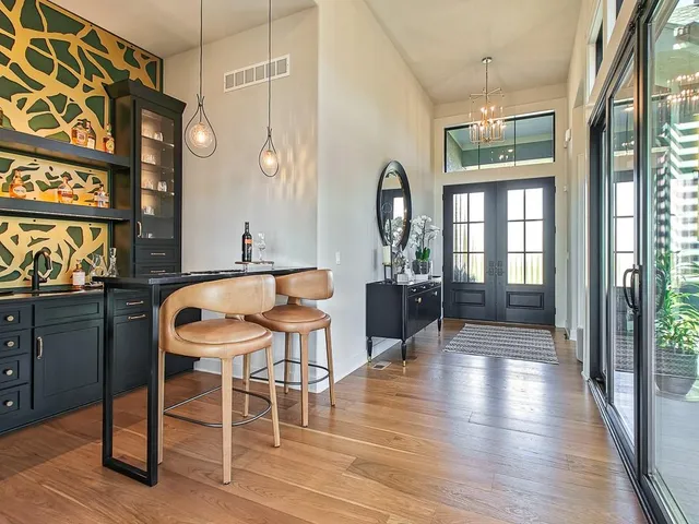 $1,470,000 | 5807 North Lucerne Avenue, Kansas City, MO 64151