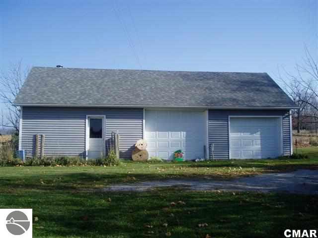 401 East Millbrook Road Mount Pleasant, MI 48858 - Photo 4 of 10 1771455-3.JPG