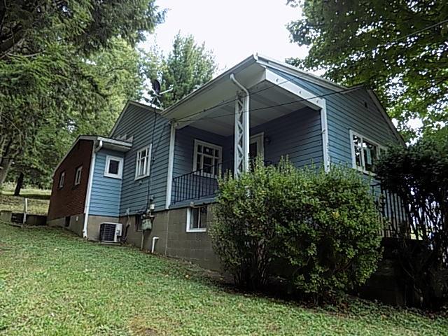 2592 Stroschein Road Monroeville, PA 15146 - Photo 2 of 25 Gallery Image 2