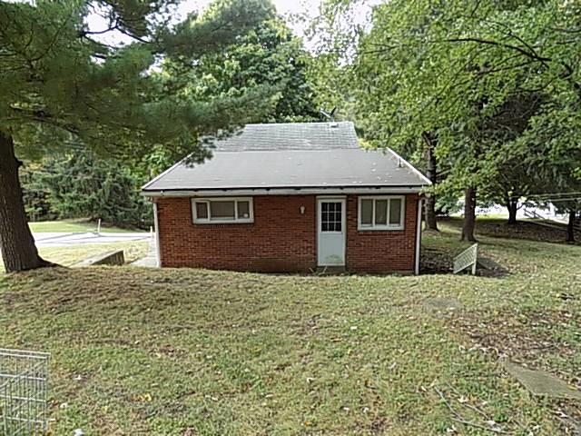 2592 Stroschein Road Monroeville, PA 15146 - Photo 3 of 25 Gallery Image 3