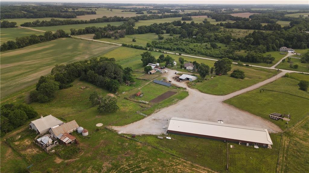126 Southwest 400th Road Warrensburg, MO 64093 - Photo 7 of 47