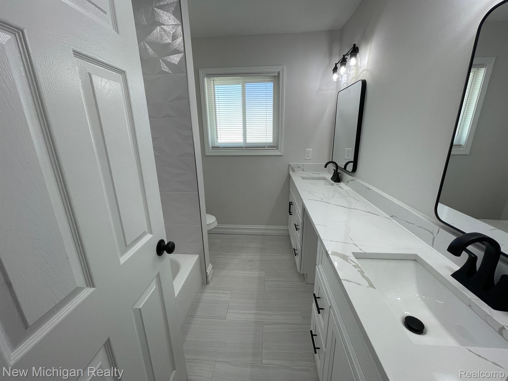 7679 Provincial Road Canton, MI 48187 - Photo 22 of 32 Main Bathroom