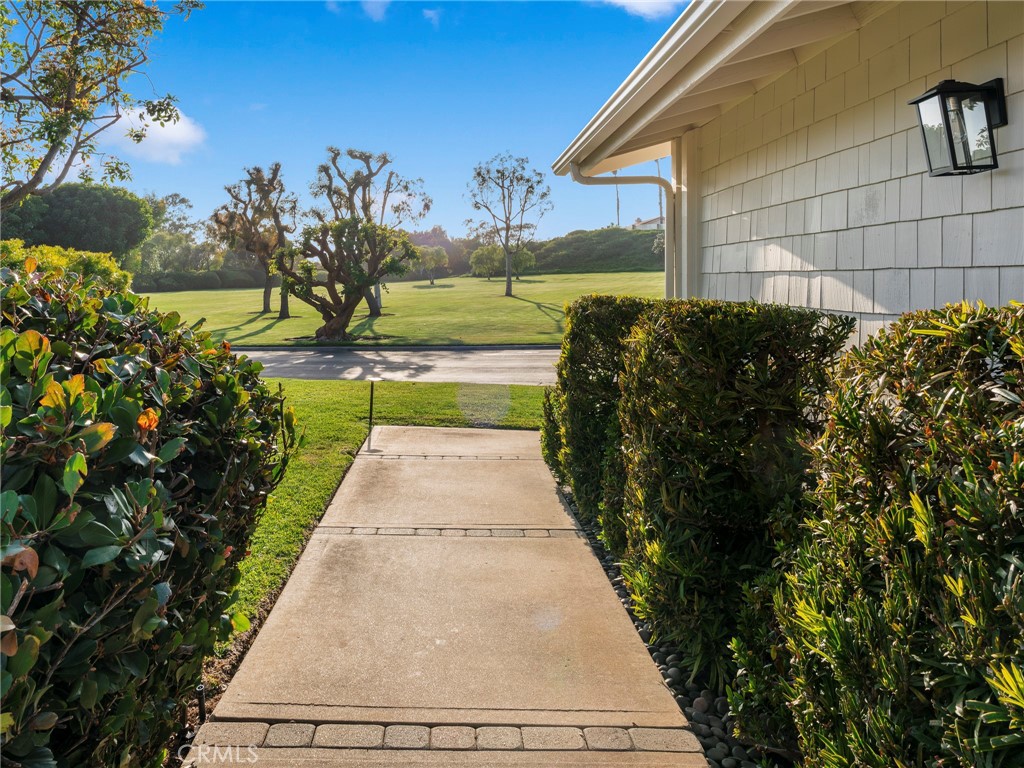 32502 Via Mentone Dana Point, CA 92629 - Photo 3 of 32