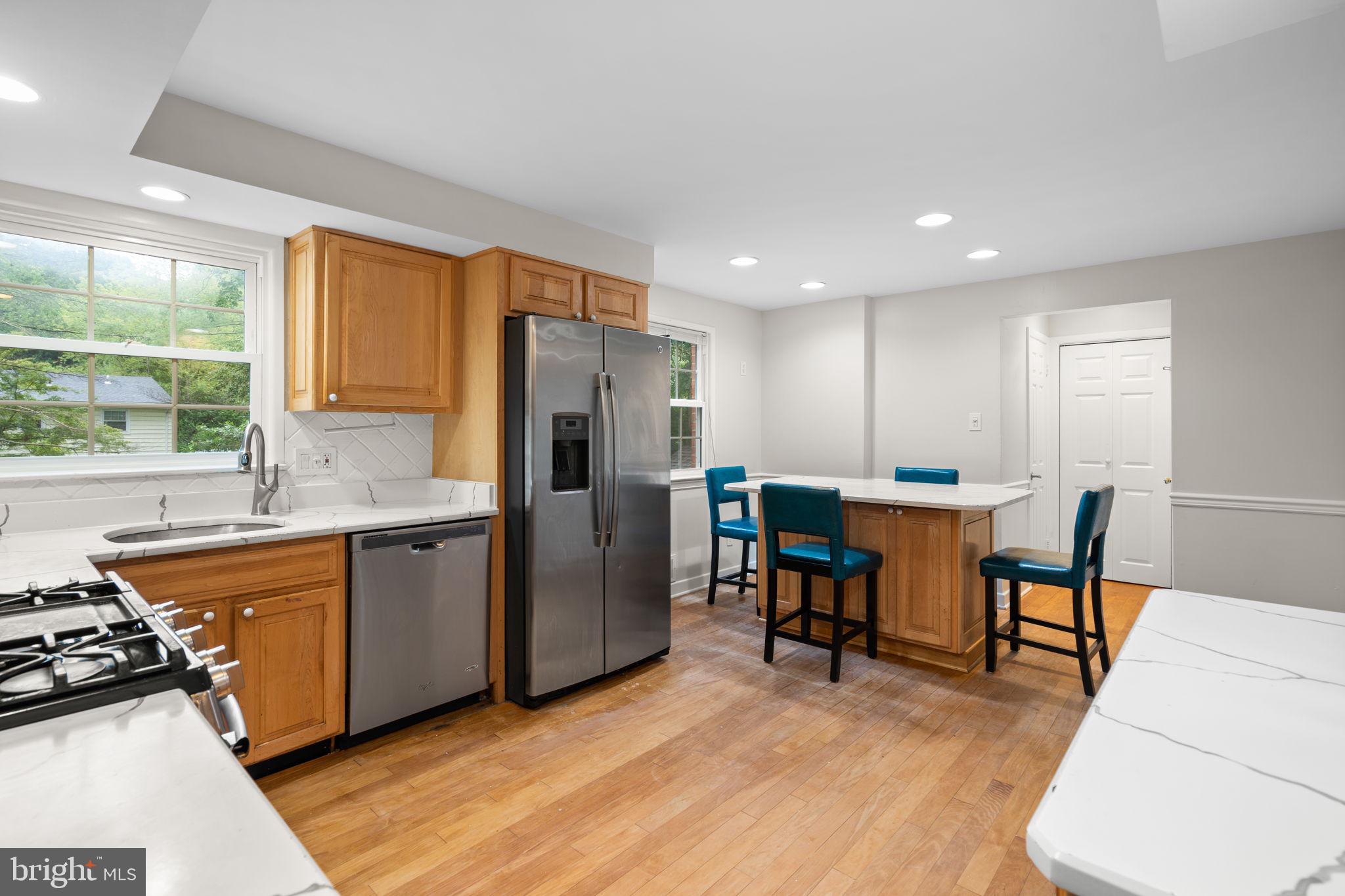 6607 Sandover Court Springfield, VA 22152 - Photo 8 of 48 Gallery Image 8