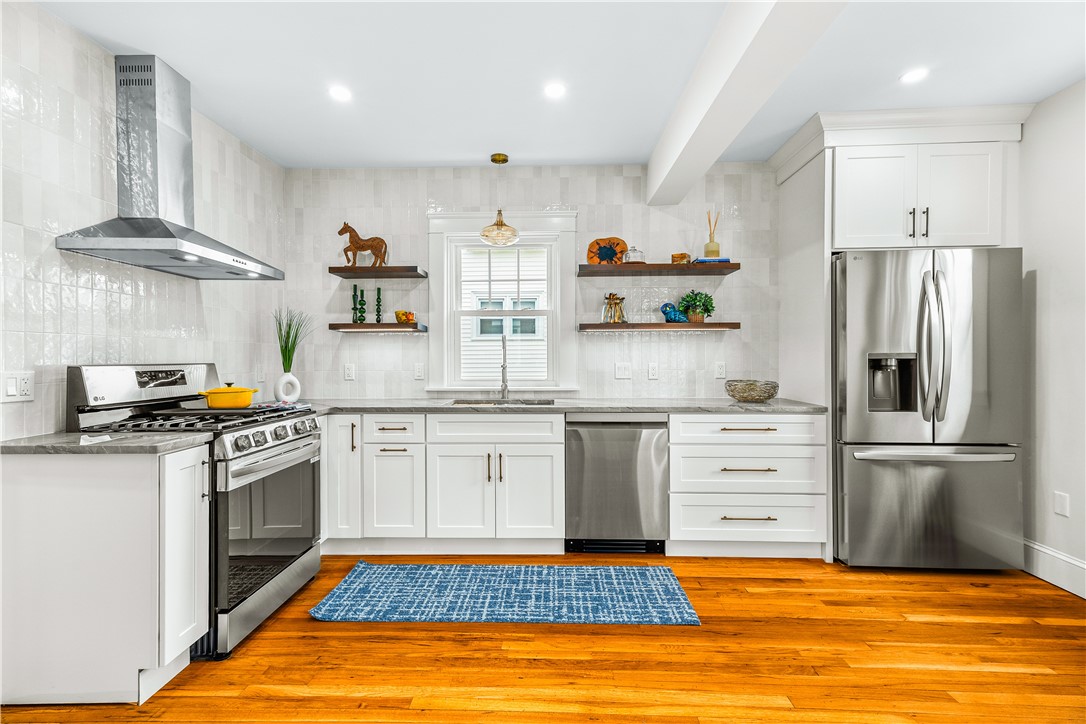 11 Nelson Street Providence, RI 02908 - Photo 6 of 42
