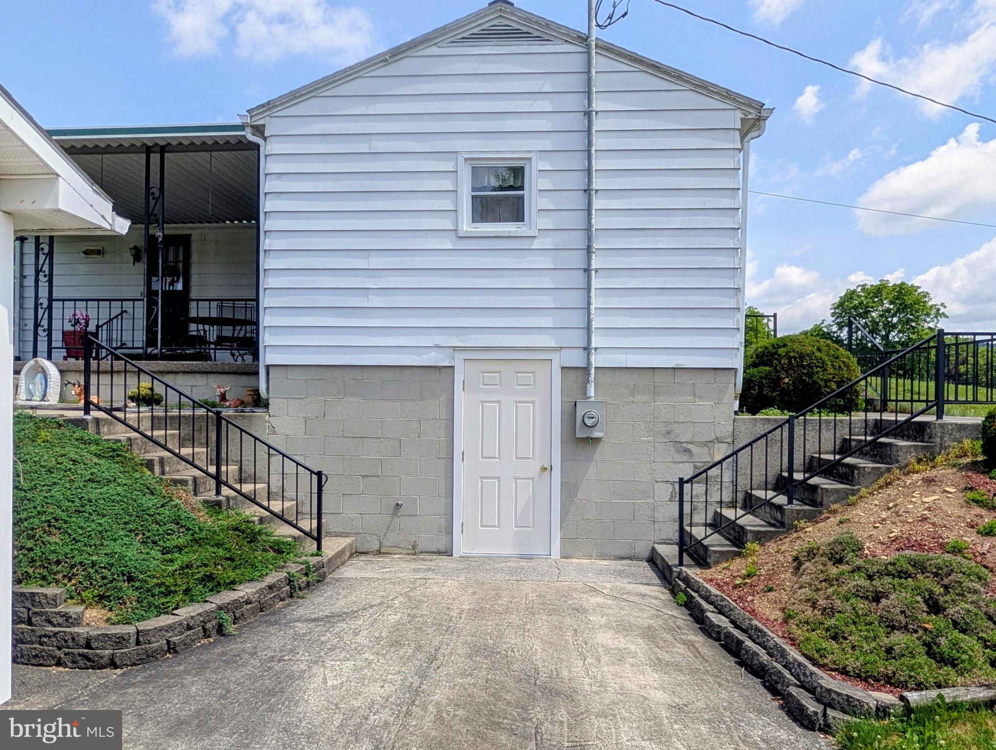 381 Belden Road Bedford, PA 15522 - Photo 4 of 40