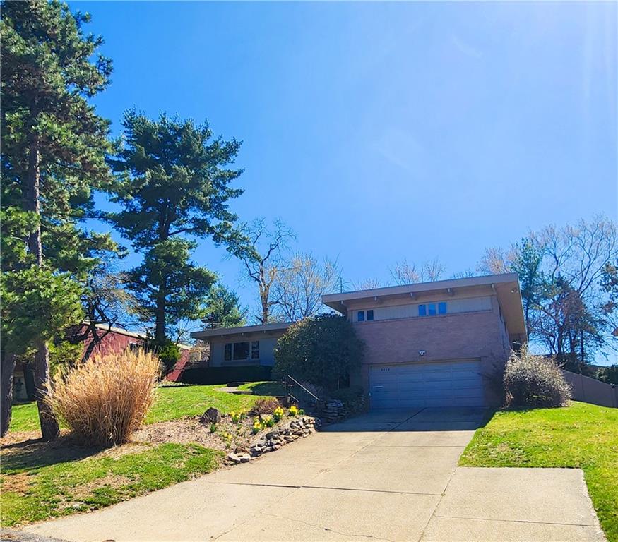 2417 Marbury Road Pittsburgh, PA 15221 - Photo 2 of 31