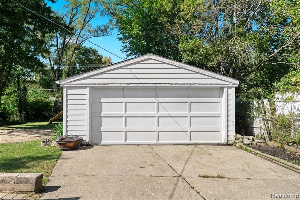 22035 Inkster Road Farmington Hills, MI 48336 - Photo 16 of 17