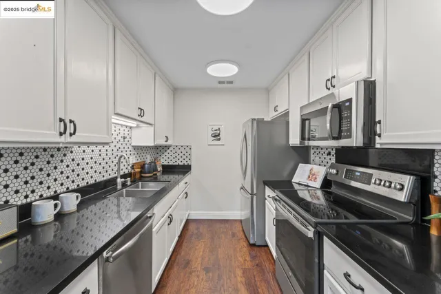 $545,000 | 50 Emery Bay Drive, Emeryville, CA 94608