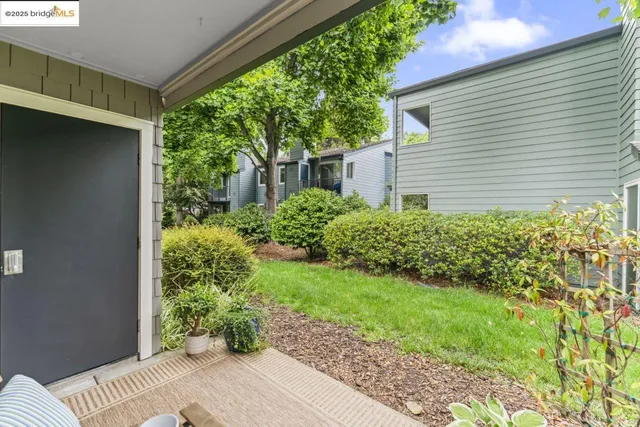 $545,000 | 50 Emery Bay Drive, Emeryville, CA 94608