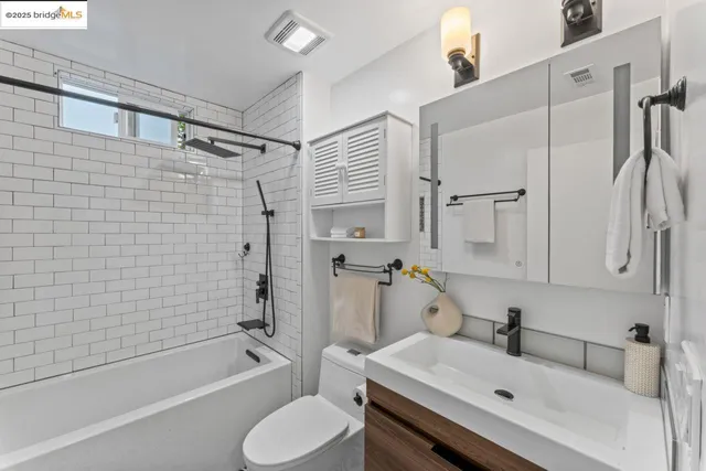 $545,000 | 50 Emery Bay Drive, Emeryville, CA 94608