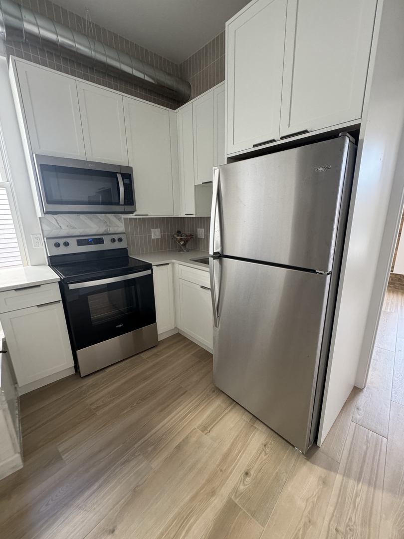 601 Green Bay Road, Unit 204 Wilmette, IL 60091 - Photo 4 of 14