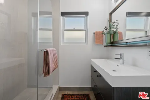 $1,849,000 | 922 Garfield Avenue, Venice, CA 90291