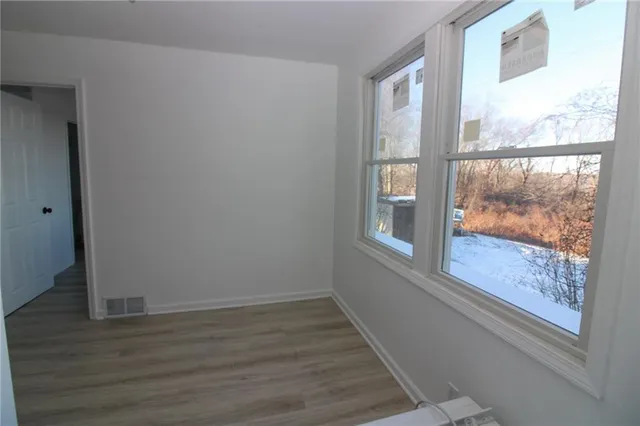 $180,000 | 1629 Glenbrook Avenue, Coraopolis, PA 15108