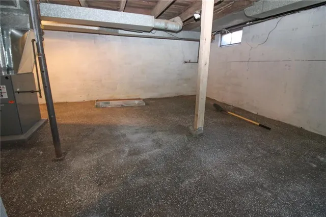 $180,000 | 1629 Glenbrook Avenue, Coraopolis, PA 15108