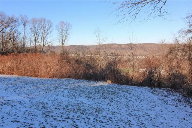 $180,000 | 1629 Glenbrook Avenue, Coraopolis, PA 15108