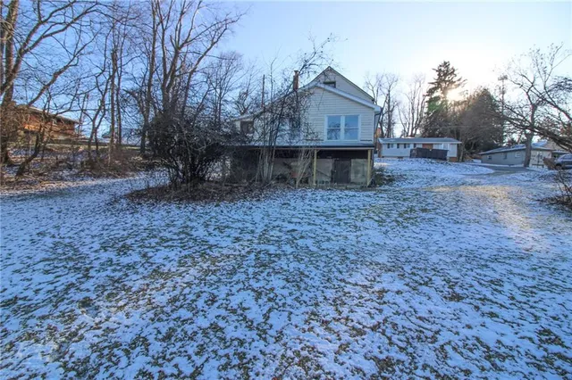 $180,000 | 1629 Glenbrook Avenue, Coraopolis, PA 15108