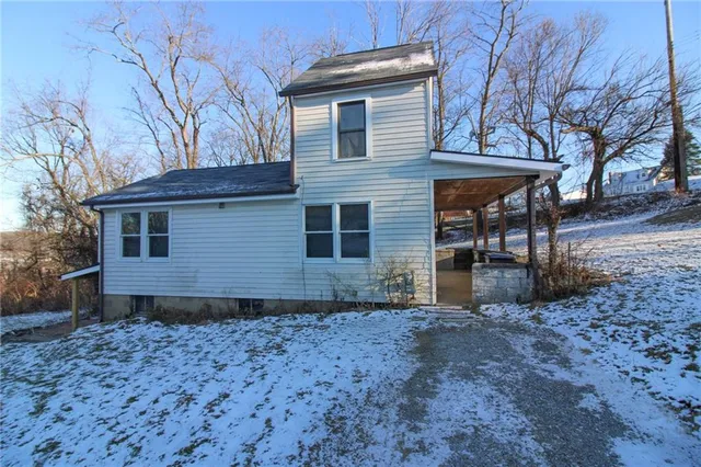 $180,000 | 1629 Glenbrook Avenue, Coraopolis, PA 15108