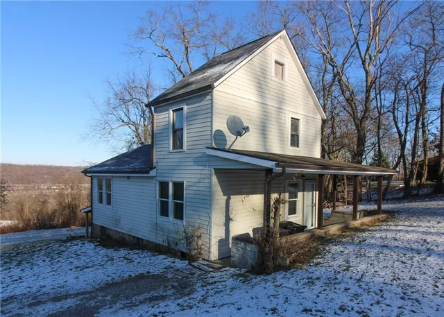 $180,000 | 1629 Glenbrook Avenue, Coraopolis, PA 15108