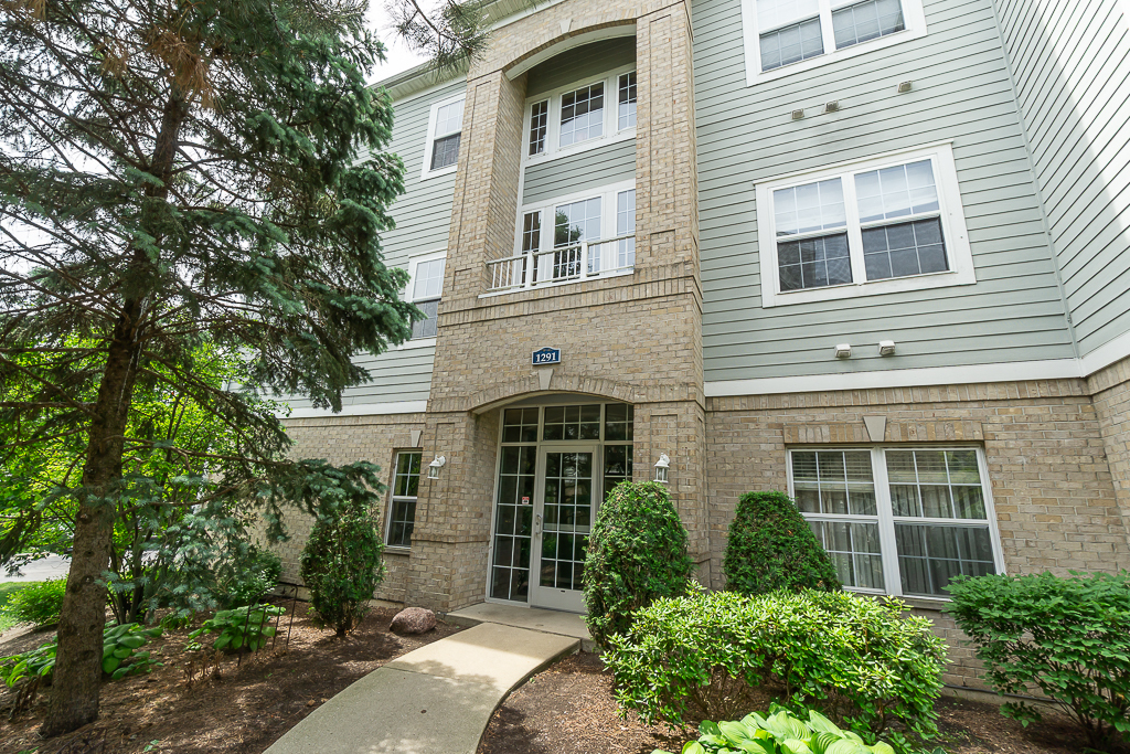 1291 West Lake Street, Unit 103 Addison, IL 60101 - Photo 1 of 22