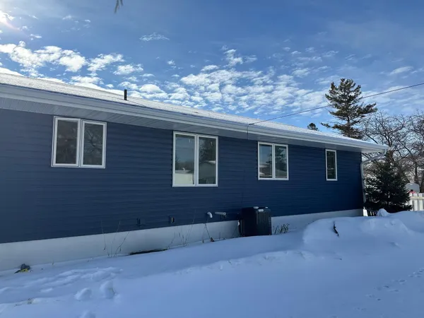 $229,900 | 913 Center Street East, Roseau, MN 56751