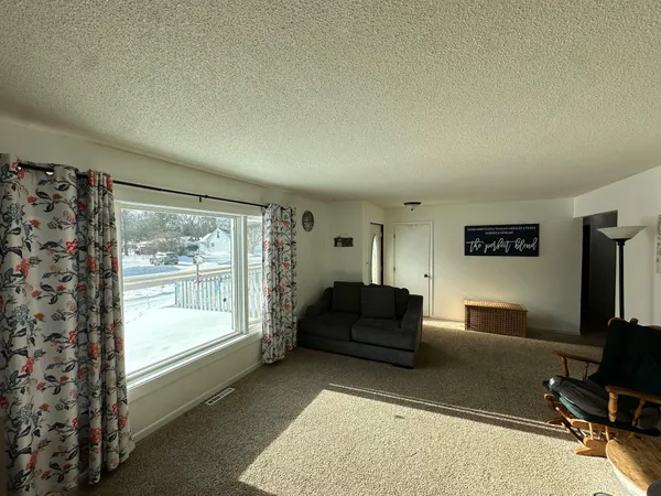 $229,900 | 913 Center Street East, Roseau, MN 56751