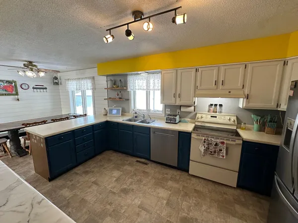 $229,900 | 913 Center Street East, Roseau, MN 56751