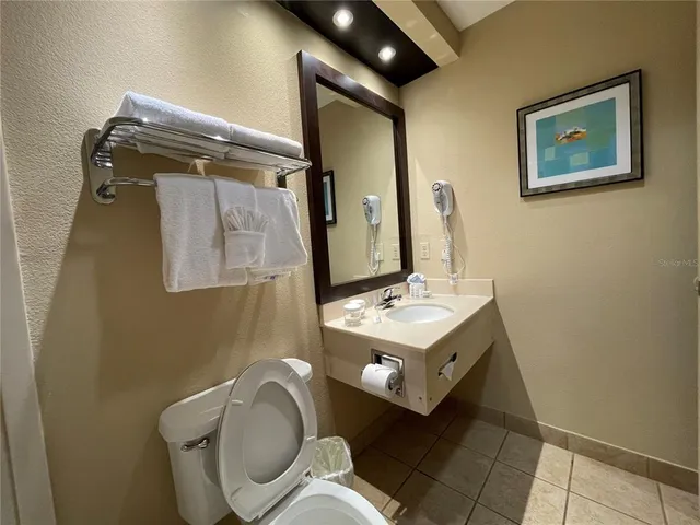 $199,000 | 8303 Palm Parkway, Unit 222/224, Orlando, FL 32836