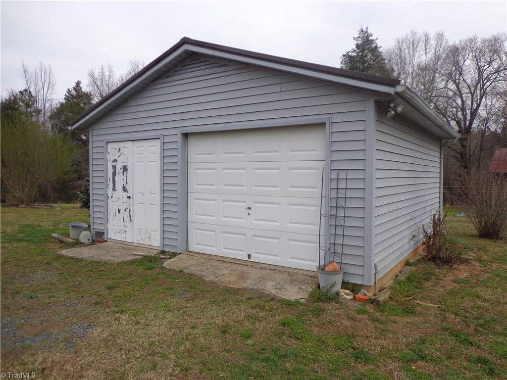 4815 Picketts Mill Road Seagrove, NC 27341 - Photo 12 of 17 20X20 Detached Garage/Workshop