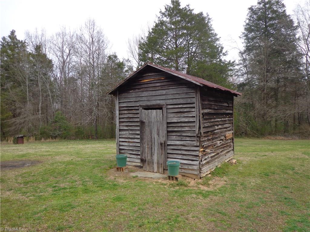 4815 Picketts Mill Road Seagrove, NC 27341 - Photo 14 of 17 Outbldg