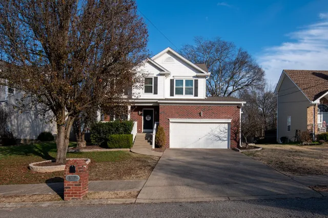 $469,900 | 107 Waters Edge Lane, Hendersonville, TN 37075