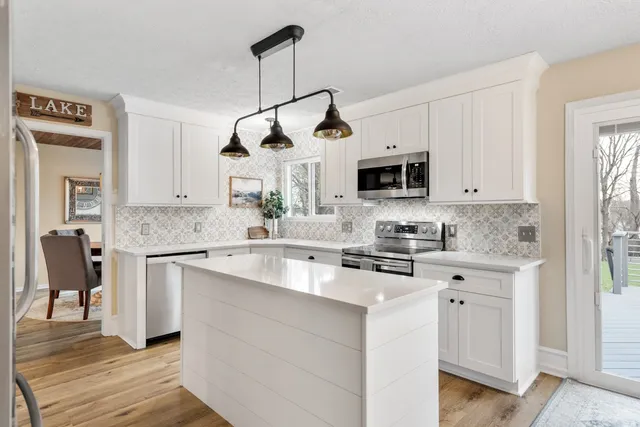 $469,900 | 107 Waters Edge Lane, Hendersonville, TN 37075