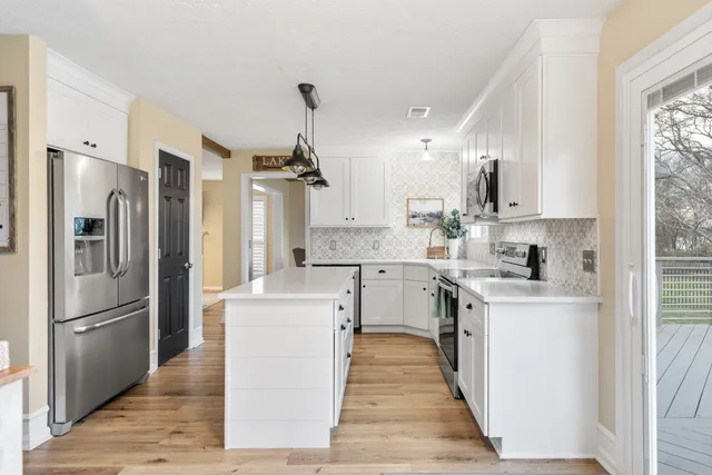 $469,900 | 107 Waters Edge Lane, Hendersonville, TN 37075