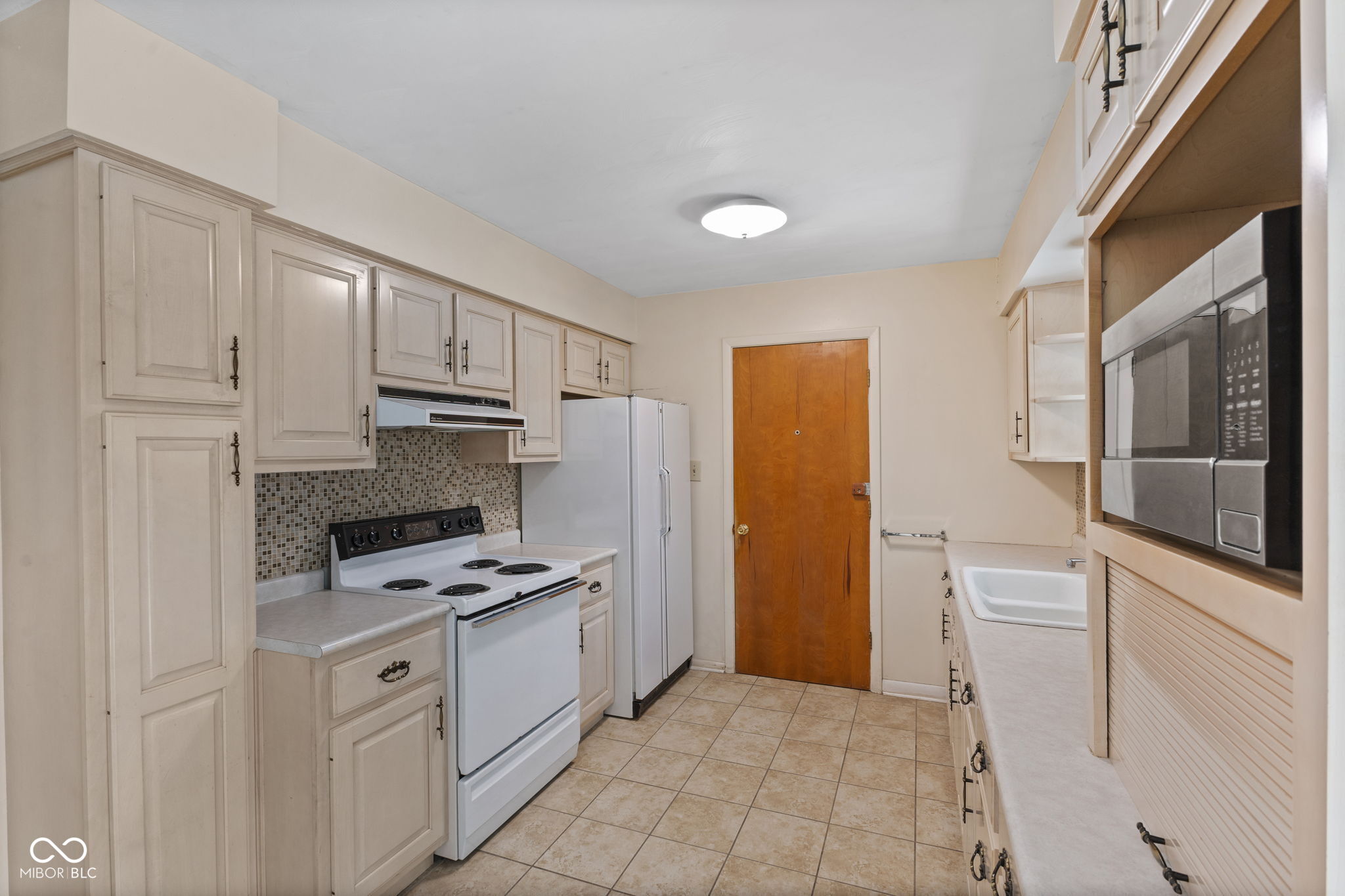 3555 Rahke Road Indianapolis, IN 46217 - Photo 9 of 34 Gallery Image 9