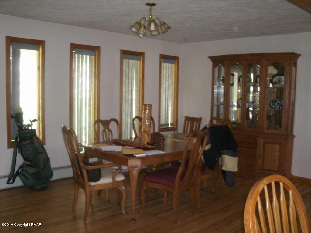 45010 Cherry Valley Road Stroudsburg, PA 18360 - Photo 6 of 15 Dining Room