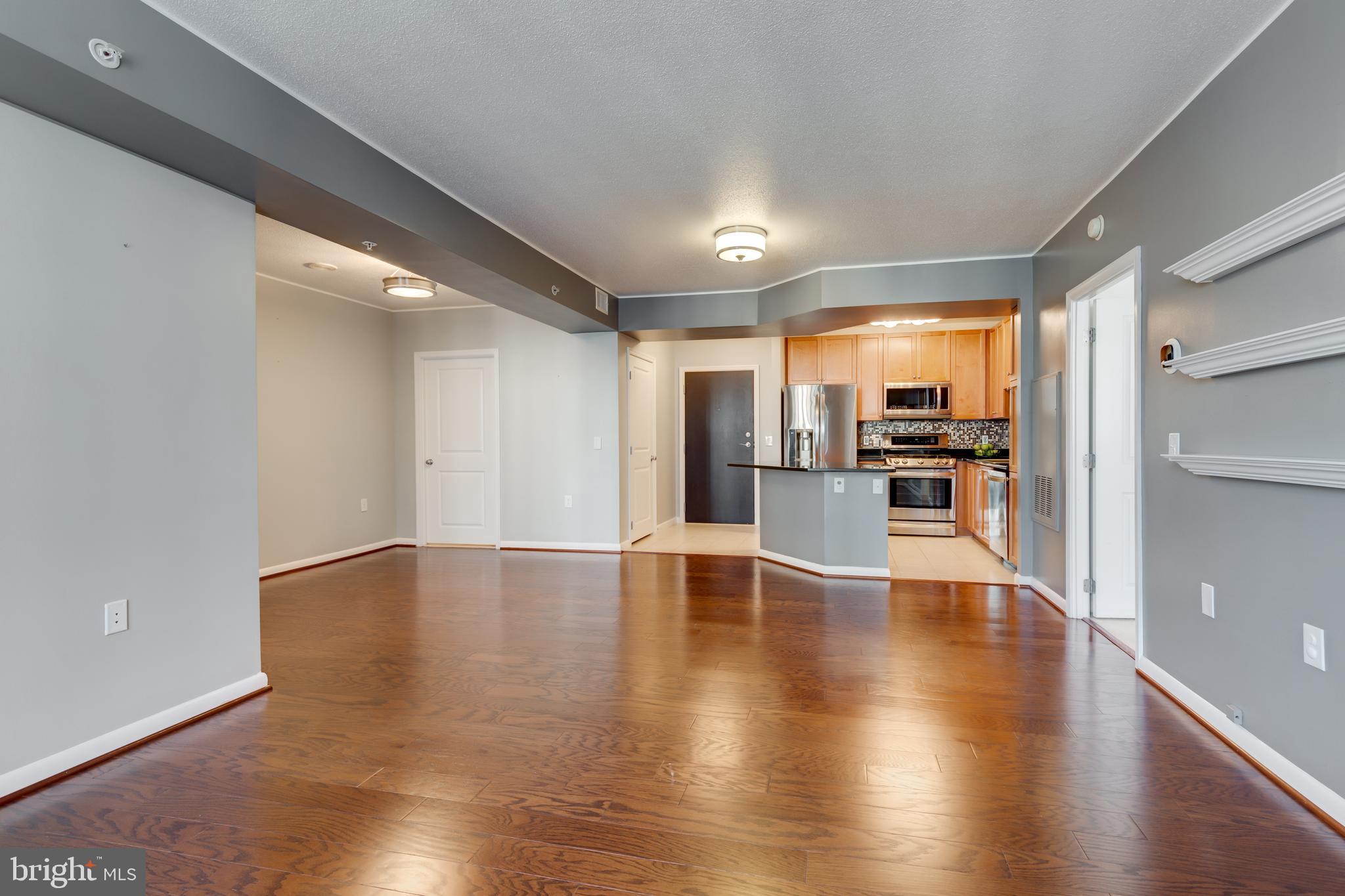851 North Glebe Road, Unit 1020 Arlington, VA 22203 - Photo 7 of 52 Living Room & Kitchen