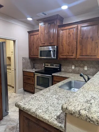 $1,950 | 3813 Estes Park, College Station, TX 77845