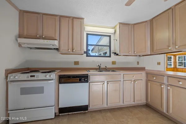 $650,000 | 630 Seashore Drive, Atlantic, NC 28511