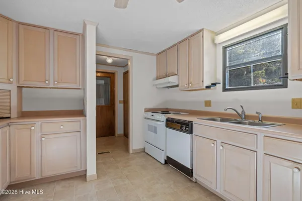 $650,000 | 630 Seashore Drive, Atlantic, NC 28511