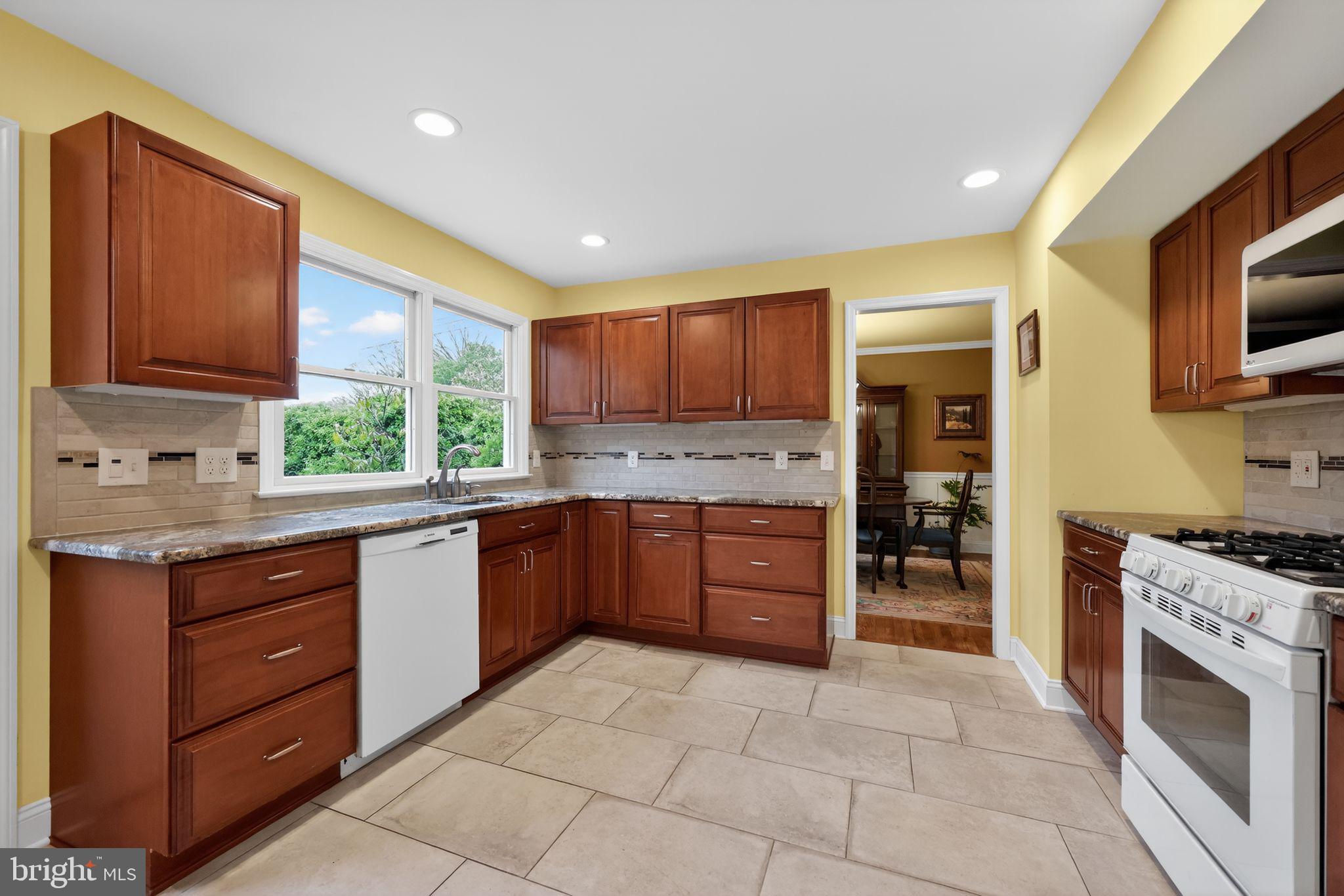 57 Tar Heels Road Hamilton, NJ 08619 - Photo 5 of 16 Gallery Image 5