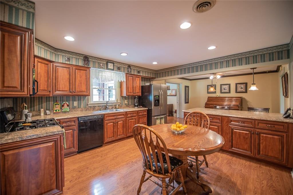301 McWilliams Road Trafford, PA 15085 - Photo 10 of 25 Gallery Image 10